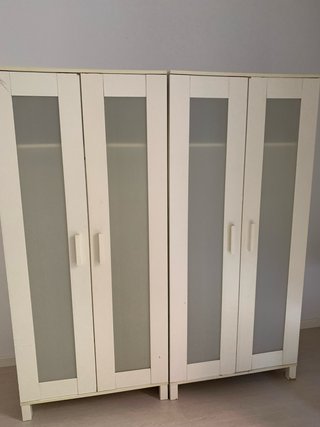 2 Armarios Blancos con Puertas