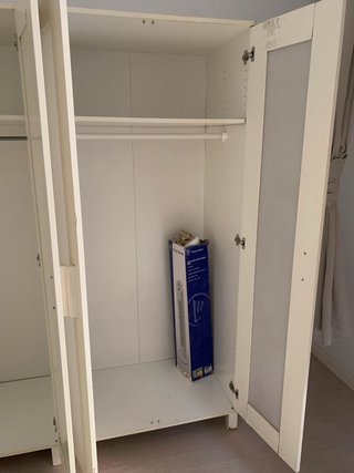 2 Armarios Blancos con Puertas