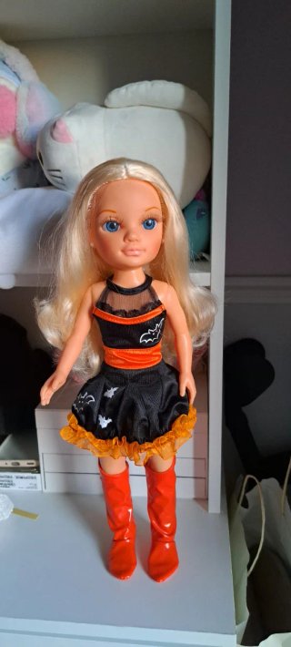 Muñeca Nancy con disfraz de bruja