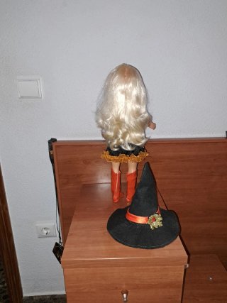 Muñeca Nancy con disfraz de bruja
