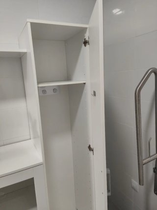 Mueble de Baño Blanco con Estantería