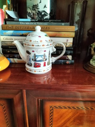Tetera cerámica souvenir Londres