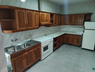 Cocina de Madera con Encimera