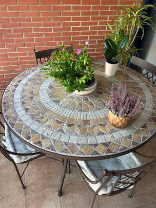 Conjunto Mesa Redonda y 4 Sillas de Forja
