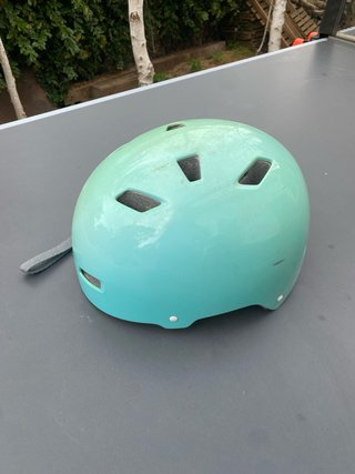 Casco Bell Verde y Azul