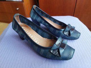 Zapatos Hispanitas de piel azul talla 38 mujer