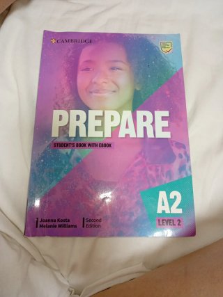student 's bookde ingles Cambridge A2 level 2