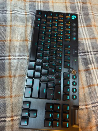 Logitech G915 TKL Teclado Gaming Inalámbrico