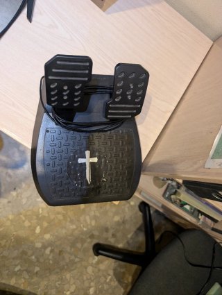 Volante Thrustmaster