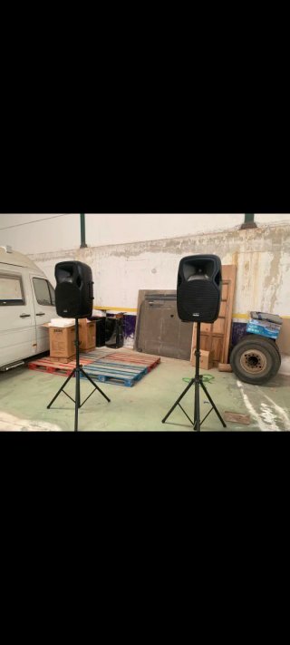 Altavoces Activos con Trípode