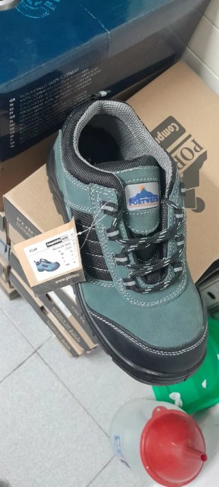 Botas de trabajo Portwest negras y verde