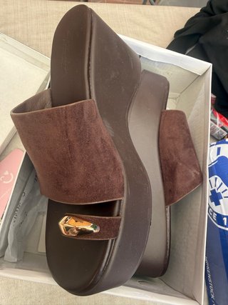 Sandalias Plataforma Marrones y Doradas