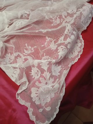 Encaje de Granada Blanco cofradías y Falleras