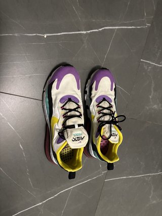 Nike Air 270 React