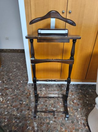 Perchero Galán de Noche de Madera