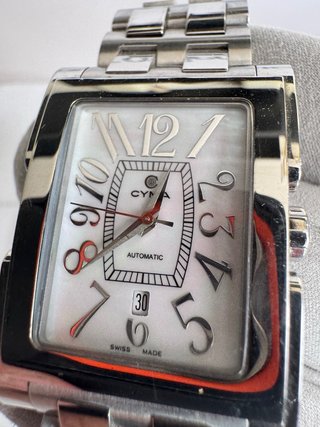 Reloj Cyma Automático Rectangular Madreperla