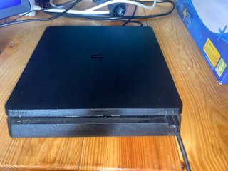 PS4 (PlayStation 4) Negra + Juegos