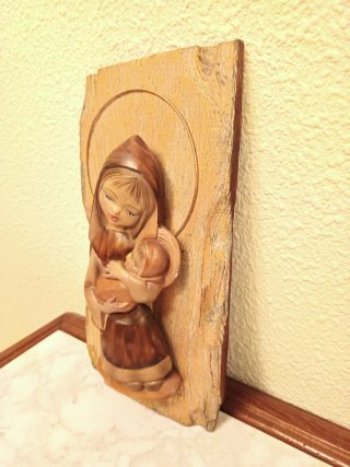 Retablo Virgen con Niño Relieve Tonos Tierra 1960