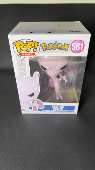 Funko Pop! Pokémon Mewtwo 581