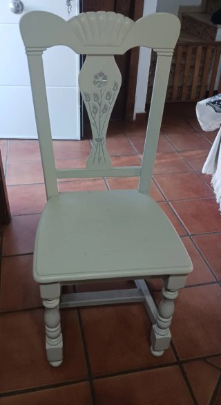 Vitrina, Mesas y 6 Sillas de Salón