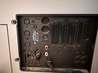 TV CRT Loewe Aconda con VGA - 480p - GRIAL