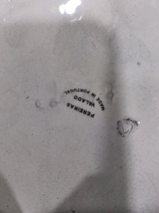 Sopera de Porcelana con Figuras