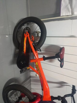 Bicicleta infantil naranja