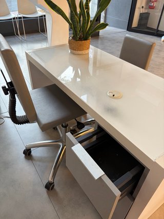 Mesa de Manicura Blanca y Gris