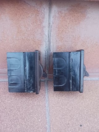2 Interruptores antiguos de  luz de Plástico