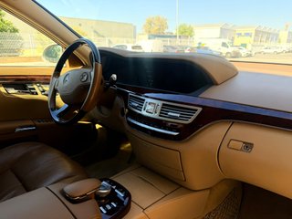 Mercedes-Benz S 500 V8 2006 – 164.000 km