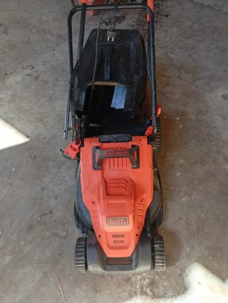 Cortacésped Eléctrico Black+Decker 1800W