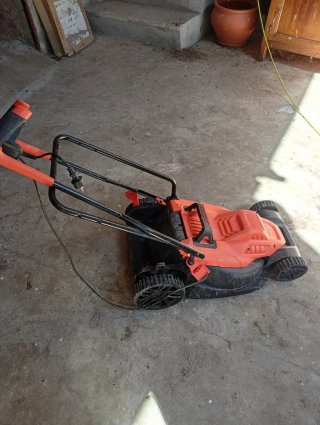 Cortacésped Eléctrico Black+Decker 1800W