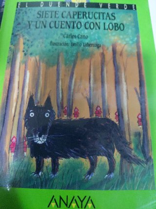 Libros. Siete caperucitas y un cuento con lobo