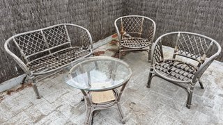 Conjunto Mesita Exterior de Ratán y Cristal