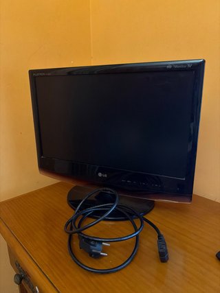 PS4 Slim 1TB Sony Negra + tv philips de regalo