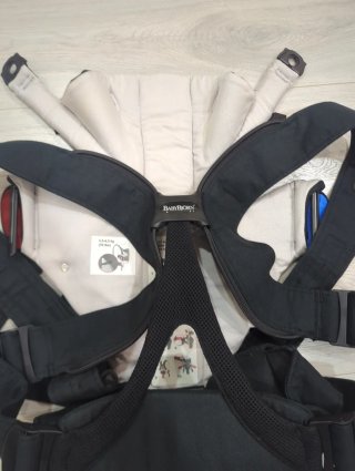 Mochila Portabebés BabyBjorn Miracle Negra