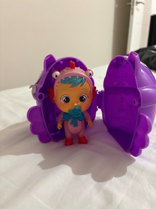 Bebé Llorón con su casita morada