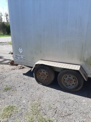 Remolque Cerrado de Carga