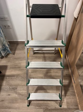 Escalera aluminio 5 peldaños anchos