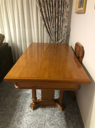 Mesa comedor y 4 sillas madera