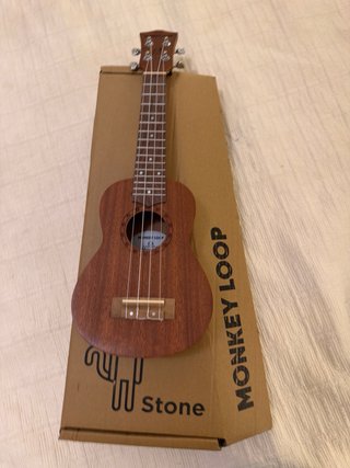 Ukelele Monkey Loop con funda