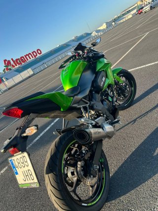 Kawasaki Z250SL 2015 - 16.500 km ITV 2027