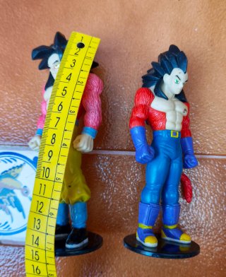 2 Figuras Dragon Ball. DE COLECCIÓN