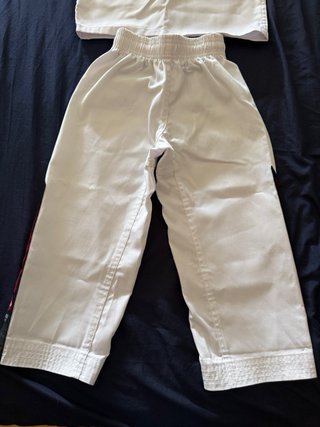 Uniforme Mugendo niño como nuevo talla 90cm