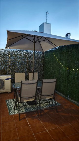 Mesa y 4 Sillas Exterior con Sombrilla
