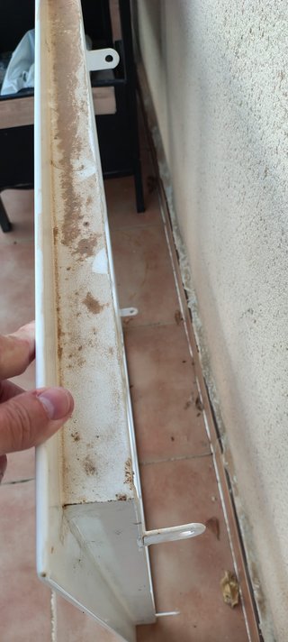 Rejas de ventana blancas (grande y pequeña)