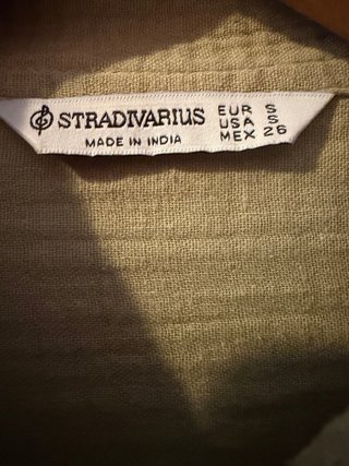 Sobrecamisa corta de muselina Stradivarius