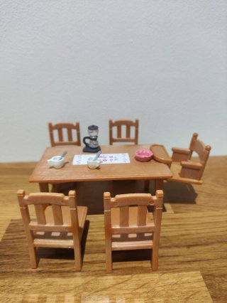 Comedor Sylvanian Families+ conjunto de mesa y sil