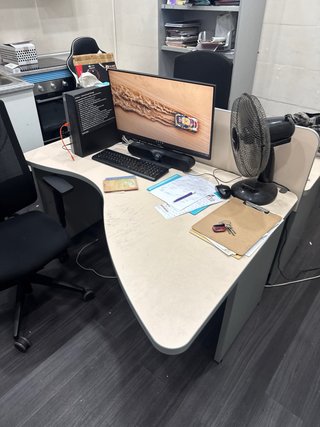 Mueble de oficina metálico beige y gris