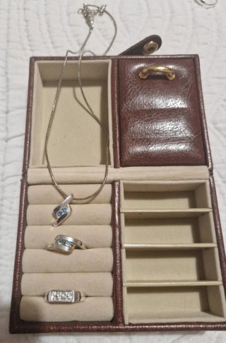 Conjunto Gargantilla y Anillo+ otro de regalo.